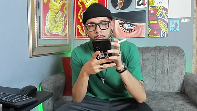 MurdockH online show from October 14, 4:24 am