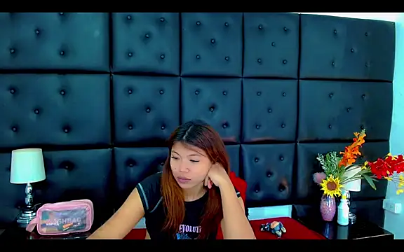 Isalombardi online show from April 18, 2:26 am