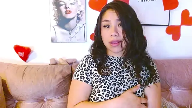 hinataleecs online show from February 28, 11:36 am