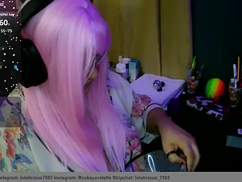 Snapshot of lolalicious_7583 chatting on February 14, 10:06 pm lolalicious 7583 online show from February 14, 10:06 pm