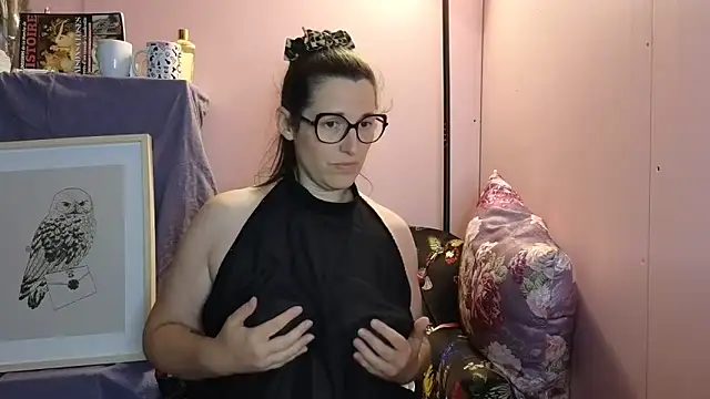 bella-louva online show from June 9, 6:41 pm