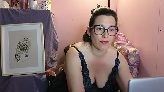bella-louva online show from June 10, 6:51 pm