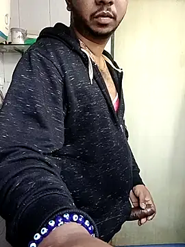 Snapshot of Mmm992170 chatting on November 22, 4:44 am Mmm992170 online show from November 22, 4:44 am