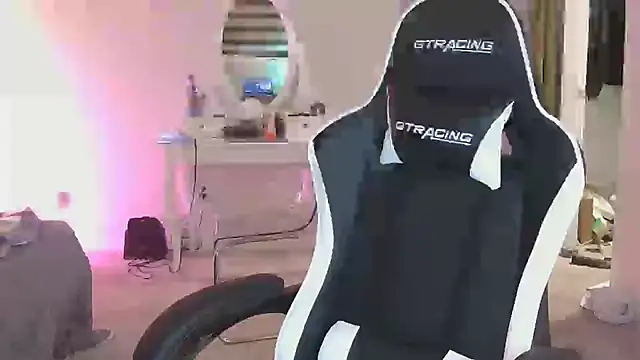 Snapshot of mollygordan chatting on October 11, 3:06 am mollygordan online show from October 11, 3:06 am