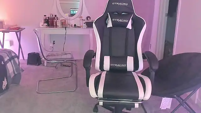 Snapshot of mollygordan chatting on October 13, 3:17 am mollygordan online show from October 13, 3:17 am