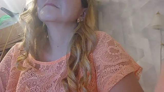 EstrellaWalters online show from October 7, 9:17 am