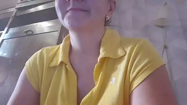 EstrellaWalters online show from November 3, 6:25 am