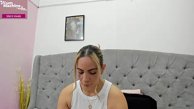 Snapshot of Valesskahall chatting on November 1, 12:07 pm Valesskahall online show from November 1, 12:07 pm