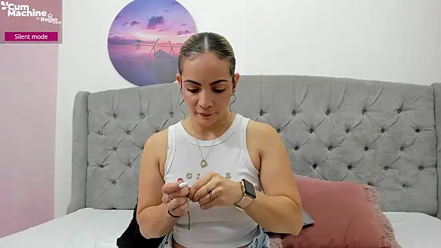 Snapshot of Valesskahall chatting on November 15, 12:02 pm Valesskahall online show from November 15, 12:02 pm