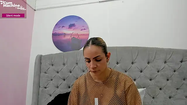 Snapshot of Valesskahall chatting on November 19, 11:54 am Valesskahall online show from November 19, 11:54 am