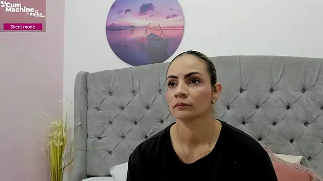 Snapshot of Valesskahall chatting on November 20, 12:05 pm Valesskahall online show from November 20, 12:05 pm