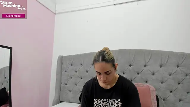 Snapshot of Valesskahall chatting on November 25, 12:16 pm Valesskahall online show from November 25, 12:16 pm