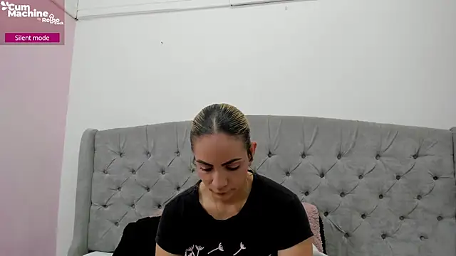 Snapshot of Valesskahall chatting on November 28, 12:19 pm Valesskahall online show from November 28, 12:19 pm