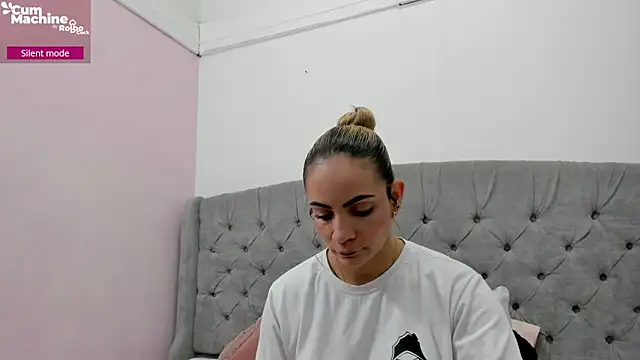 Snapshot of Valesskahall chatting on November 30, 12:09 pm Valesskahall online show from November 30, 12:09 pm