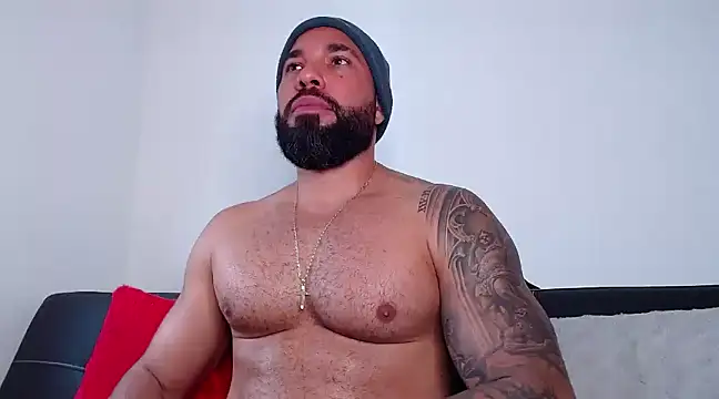 Snapshot of roman_muscle chatting on December 10, 1:22 pm roman muscle online show from December 10, 1:22 pm
