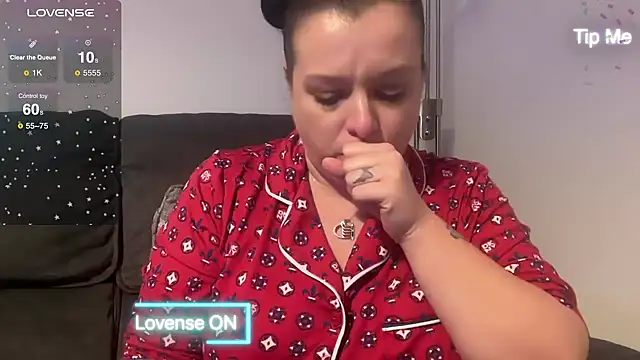 Snapshot of NaughtyWifeUK chatting on December 29, 9:30 pm NaughtyWifeUK online show from December 29, 9:30 pm