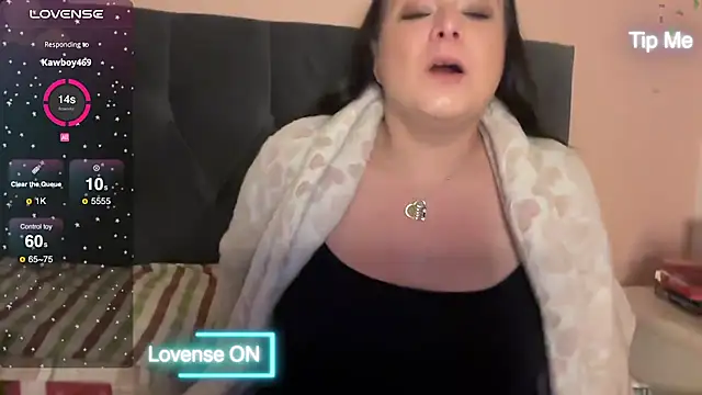 Snapshot of NaughtyWifeUK chatting on January 12, 4:50 pm NaughtyWifeUK online show from January 12, 4:50 pm