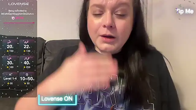 Snapshot of NaughtyWifeUK chatting on January 26, 12:26 am NaughtyWifeUK online show from January 26, 12:26 am