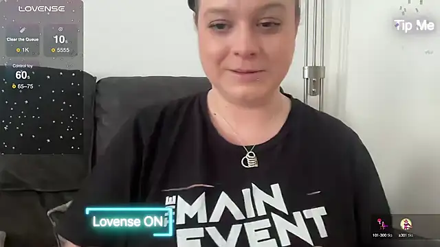 Snapshot of NaughtyWifeUK chatting on February 7, 9:58 am NaughtyWifeUK online show from February 7, 9:58 am