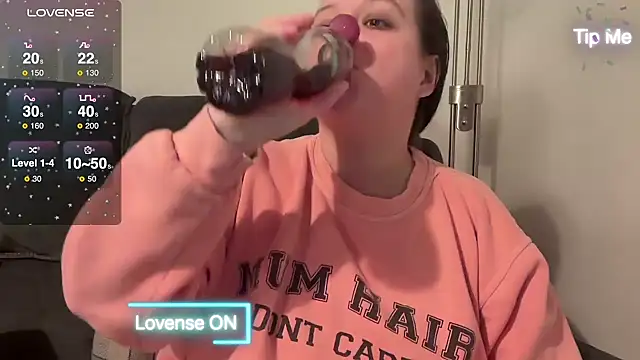 Snapshot of NaughtyWifeUK chatting on February 7, 9:37 pm NaughtyWifeUK online show from February 7, 9:37 pm