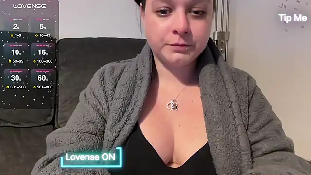 Snapshot of NaughtyWifeUK chatting on February 16, 11:16 pm NaughtyWifeUK online show from February 16, 11:16 pm