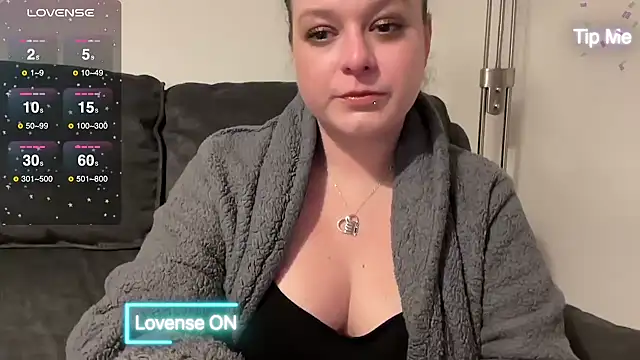 Snapshot of NaughtyWifeUK chatting on February 28, 11:23 pm NaughtyWifeUK online show from February 28, 11:23 pm