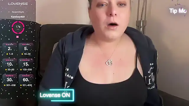 Snapshot of NaughtyWifeUK chatting on March 5, 8:53 pm NaughtyWifeUK online show from March 5, 8:53 pm