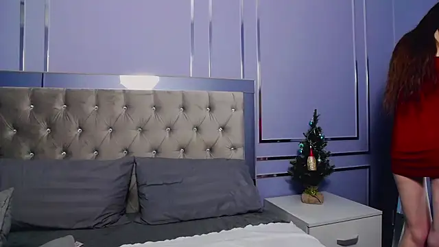 Snapshot of AngelinaWett chatting on December 18, 7:25 am AngelinaWett online show from December 18, 7:25 am