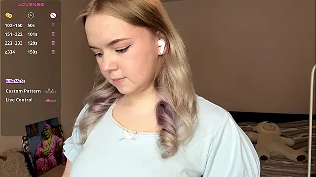 ZaraCreedon online show from February 16, 7:04 am