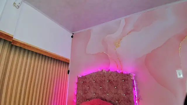 Snapshot of Daisy__rose chatting on September 9, 2:55 am Daisy rose online show from September 9, 2:55 am