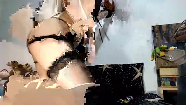 Snapshot of emmily_lee chatting on January 14, 4:36 am emmily lee online show from January 14, 4:36 am