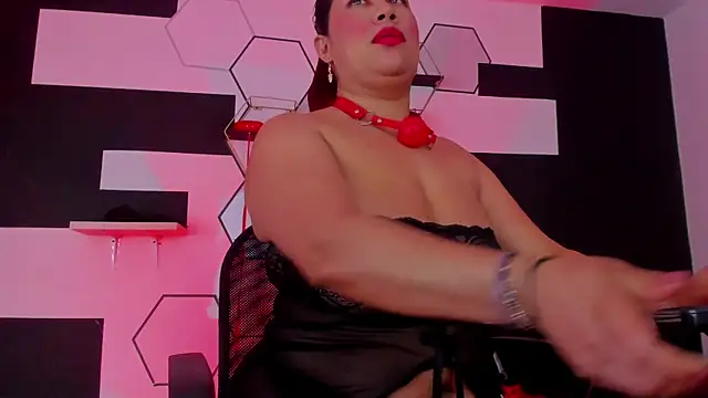 Snapshot of alondrabigtits chatting on January 30, 6:43 pm alondrabigtits online show from January 30, 6:43 pm