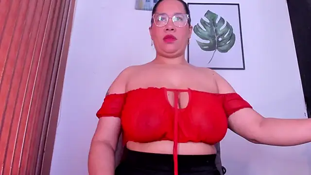 Snapshot of alondrabigtits chatting on April 28, 11:37 am alondrabigtits online show from April 28, 11:37 am
