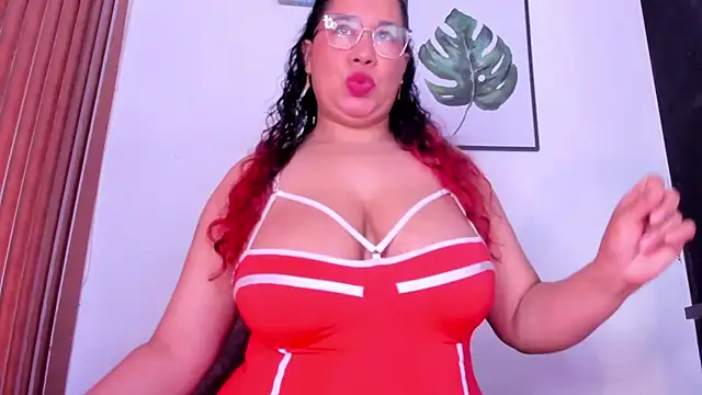 Snapshot of alondrabigtits chatting on May 1, 11:37 am alondrabigtits online show from May 1, 11:37 am