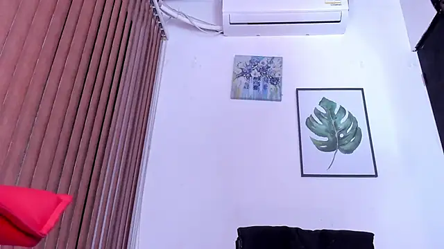 Snapshot of alondrabigtits chatting on May 3, 11:05 am alondrabigtits online show from May 3, 11:05 am