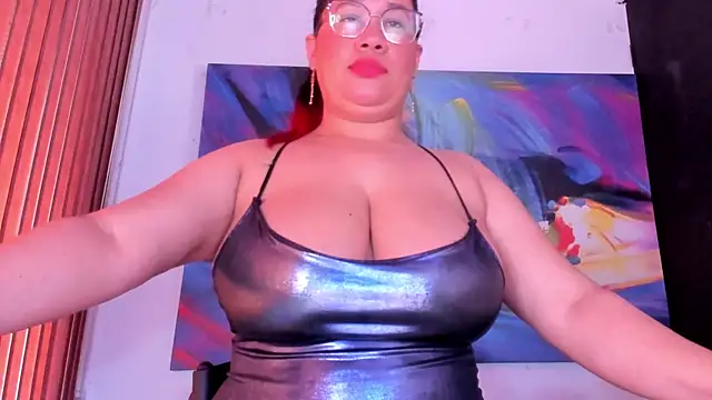 Snapshot of alondrabigtits chatting on May 31, 6:09 pm alondrabigtits online show from May 31, 6:09 pm