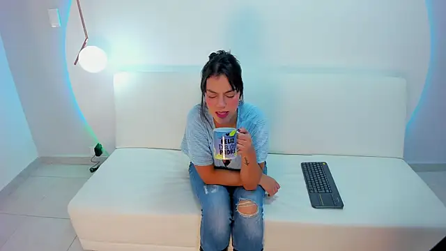 Ada Monroe10 online show from December 5, 1:52 pm