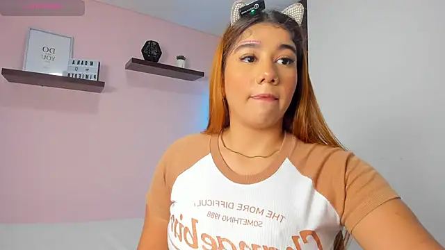 Snapshot of tifanyhills_ chatting on October 27, 8:24 pm tifanyhills online show from October 27, 8:24 pm