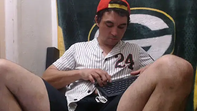 Snapshot of Apeezy14 chatting on December 8, 9:19 pm Apeezy14 online show from December 8, 9:19 pm