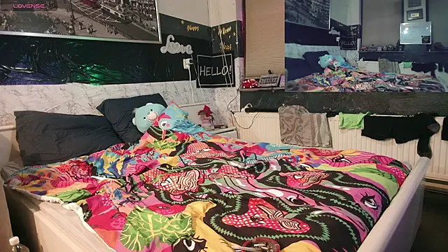 Snapshot of Doggyray44 chatting on March 7, 12:04 am Doggyray44 online show from March 7, 12:04 am