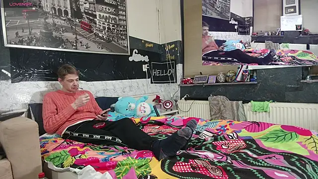 Snapshot of Doggyray44 chatting on March 12, 5:13 am Doggyray44 online show from March 12, 5:13 am