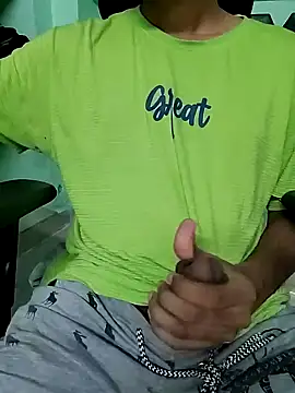 Snapshot of Smartboi007 chatting on December 25, 7:24 am Smartboi007 online show from December 25, 7:24 am