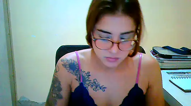 maliamiller online show from March 19, 5:41 am