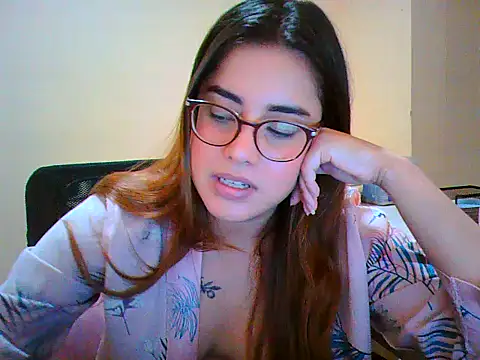 maliamiller online show from December 4, 5:06 am