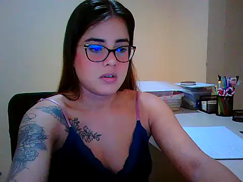 maliamiller online show from March 25, 9:37 am