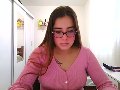 Snapshot of maliamiller chatting on May 28, 7:55 pm maliamiller online show from May 28, 7:55 pm
