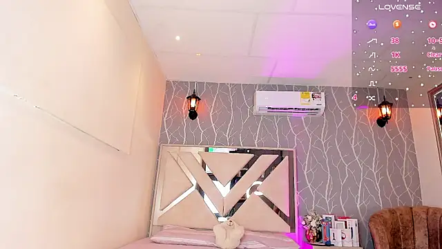 Snapshot of vanessa_guzman2 chatting on March 8, 1:25 pm vanessa guzman2 online show from March 8, 1:25 pm