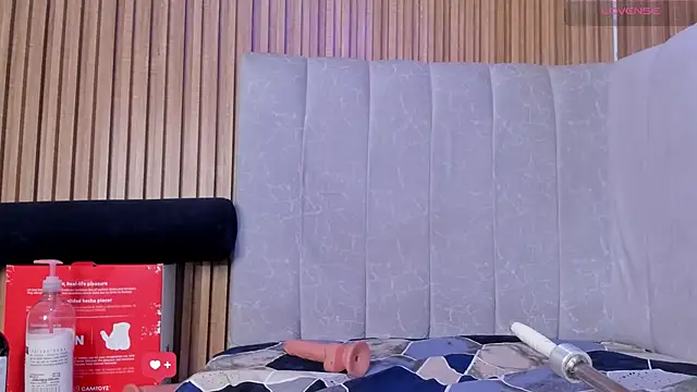 celeste jhons online show from October 18, 6:08 pm