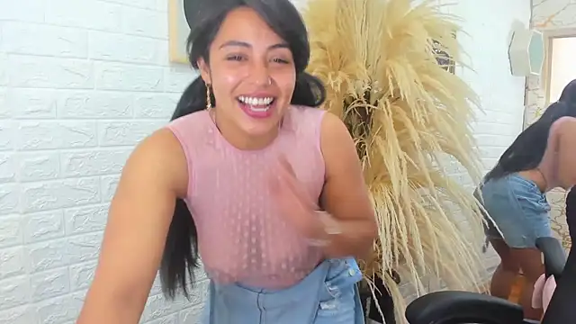 Aisha 09 online show from January 5, 6:45 pm