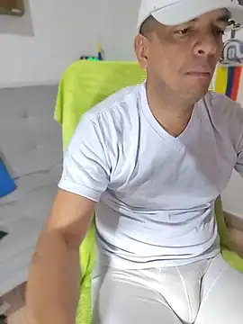 latinmartin73 online show from July 15, 12:49 am